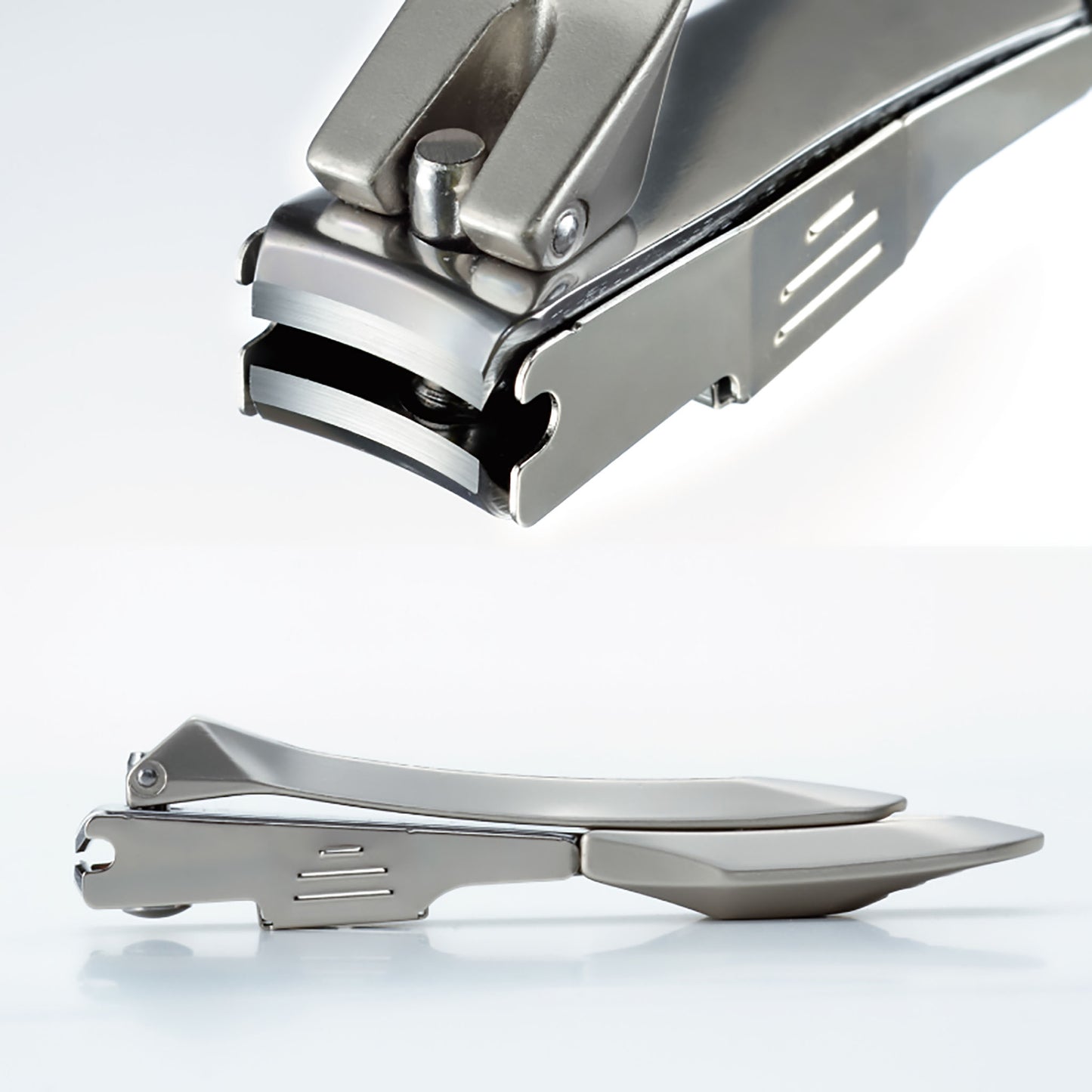 GREEN BELL CRFTSMANSHIP Stainless Steel High-quality Curved Blade Nail Clipper with Metal Catcher