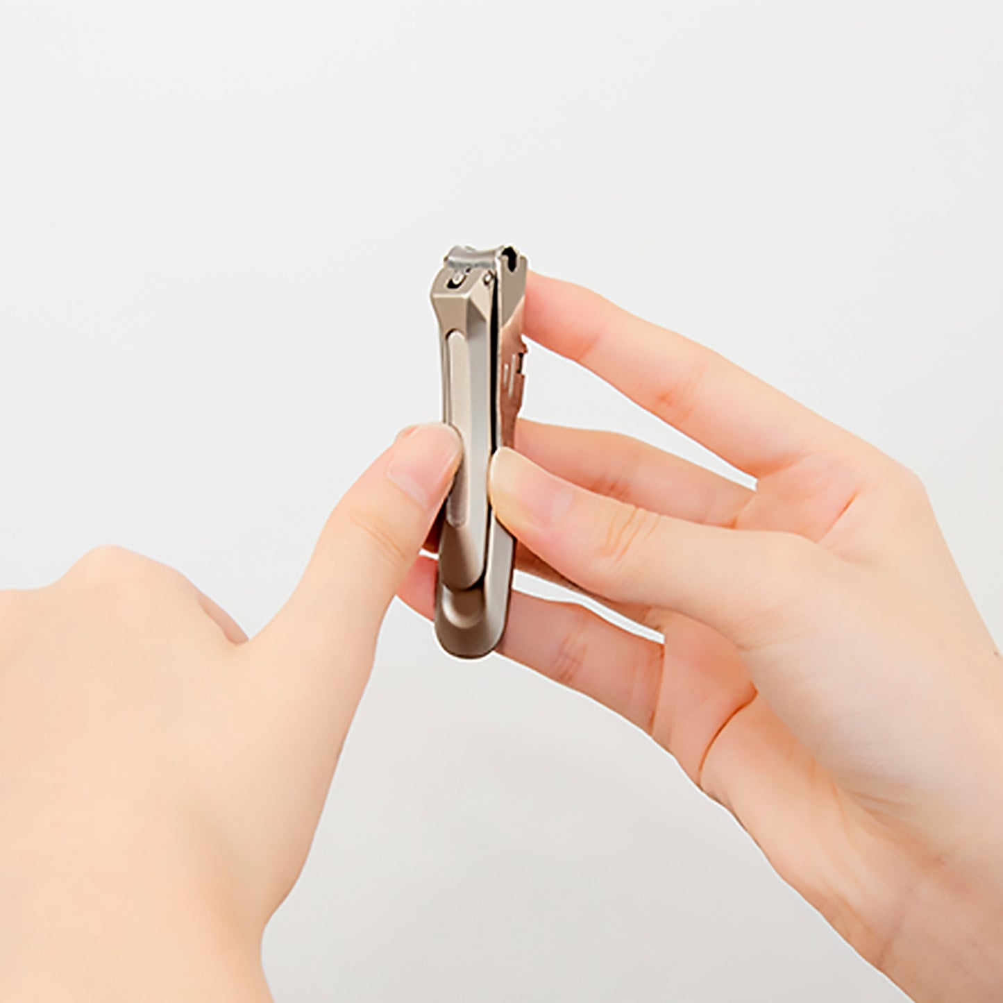 GREEN BELL CRFTSMANSHIP Stainless Steel High-quality Curved Blade Nail Clipper with Metal Catcher
