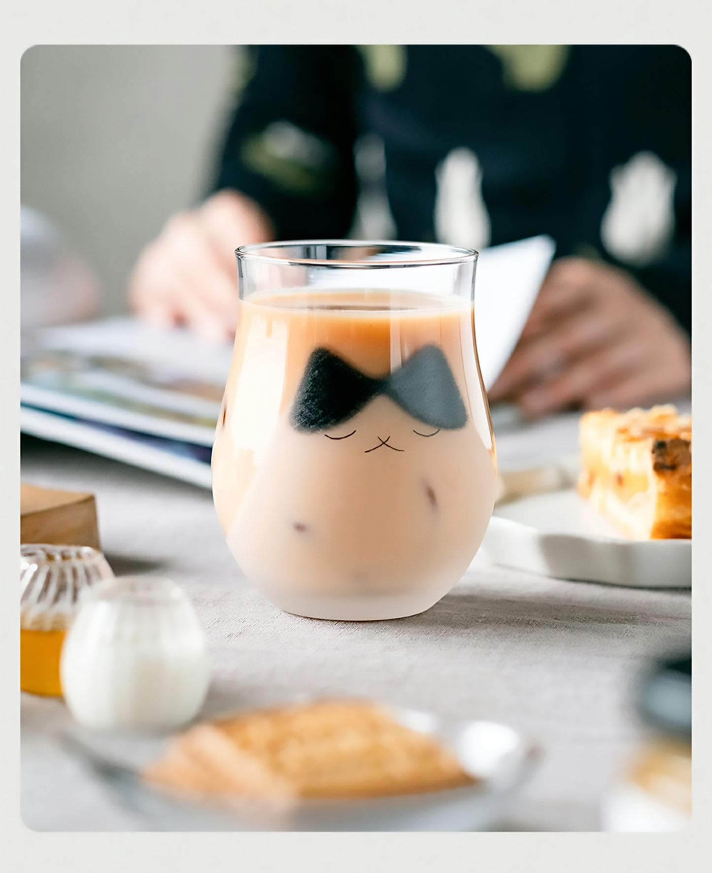 ADERIA Handcraft Cat Glass